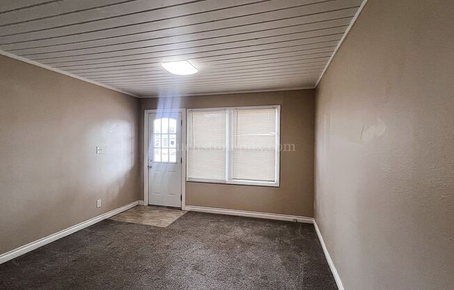 Cozy Urban Living: 2BD/1BA in Brentwood-Darlington Neighborhood