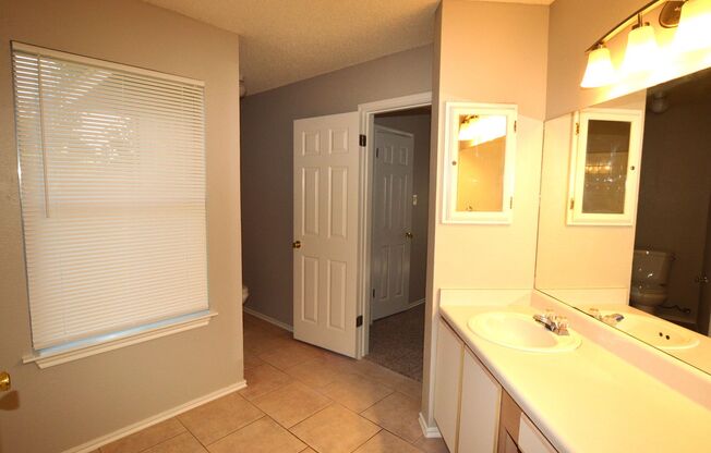 3 beds, 2.5 baths, $1,900