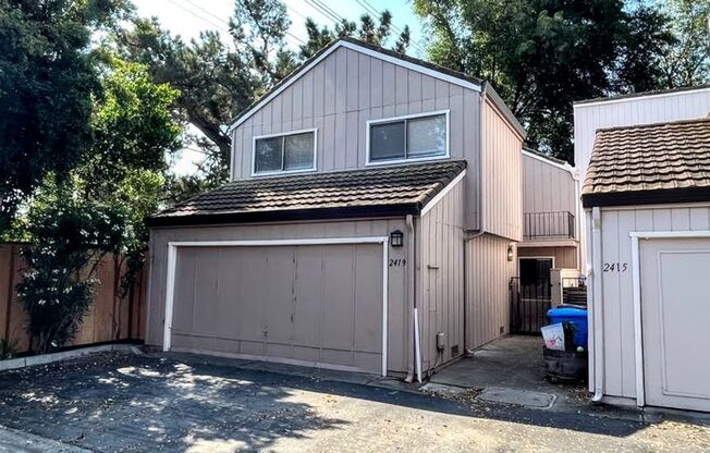 4BD/2.5BA - Modern Townhouse in Desirable Santa Clara Neighborhood