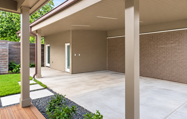 Immaculately remodeled 3/2 Craftsman bungalow across from Menil Collection
