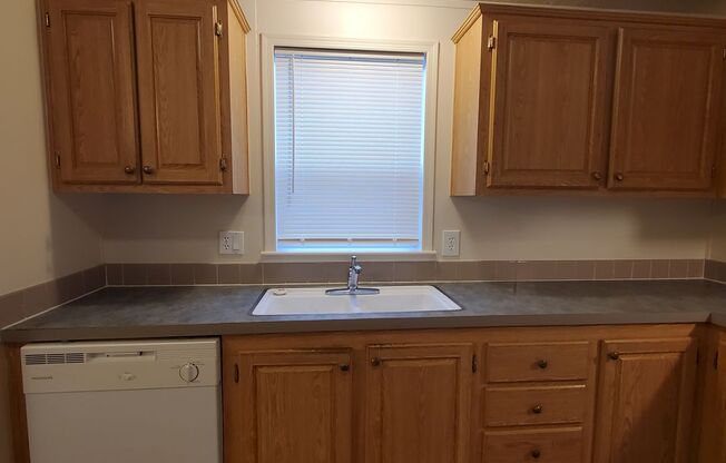 3 beds, 2 baths, 1,344 sqft, $2,195, Unit 31811-53