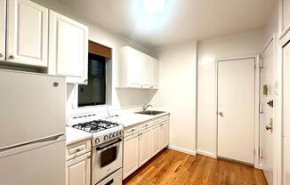 1 bed, 1 bath, $2,600, Unit 6