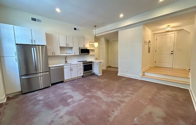 2 beds, 1 bath, 961 sqft, $2,195, Unit 108