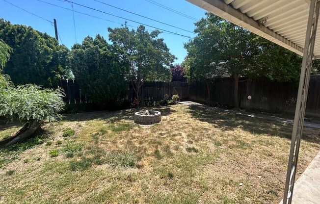 2114 FREMONT AVE