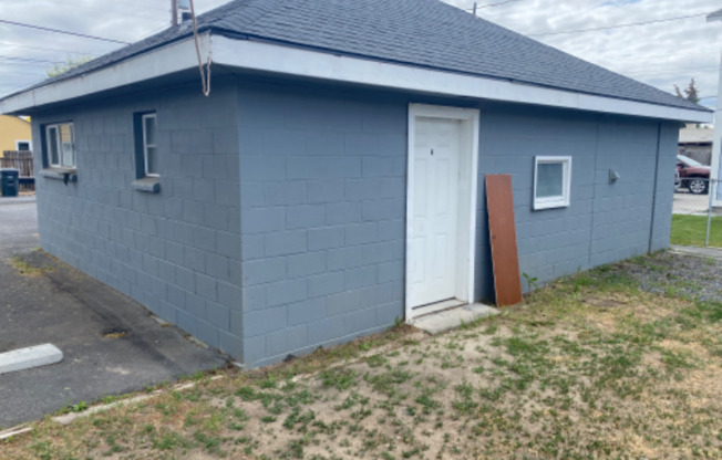 1033 W COLUMBIA AVE