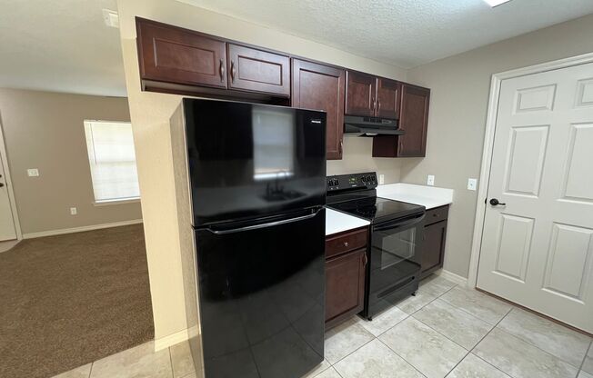 3 beds, 2 baths, $1,425