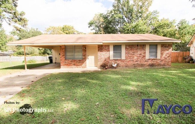 3 bedroom 1 bath HOUSE in Southern Hills!