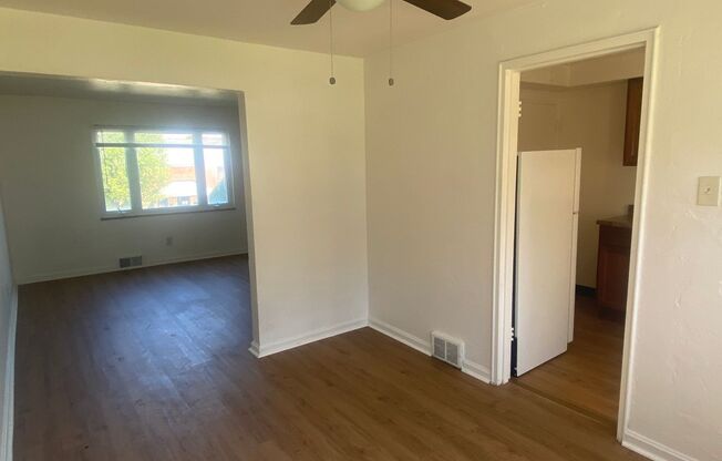 2 beds, 1 bath, 800 sqft, $1,149, Unit 1704 Parkline Dr