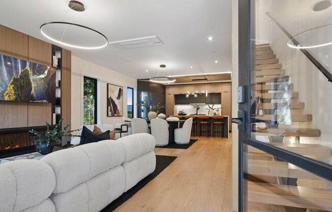 Skyview Townhome: Luxury Living in Lake Oswego's Premier First Addition Neighborhood