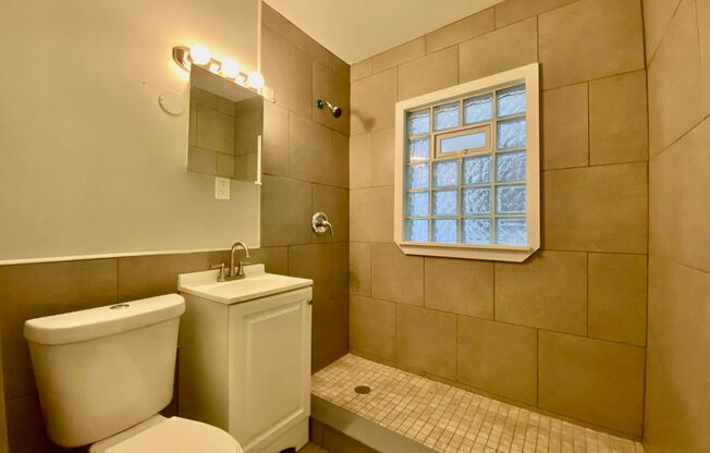 1 bed, 1 bath, 600 sqft, $995, Unit 1317-1W