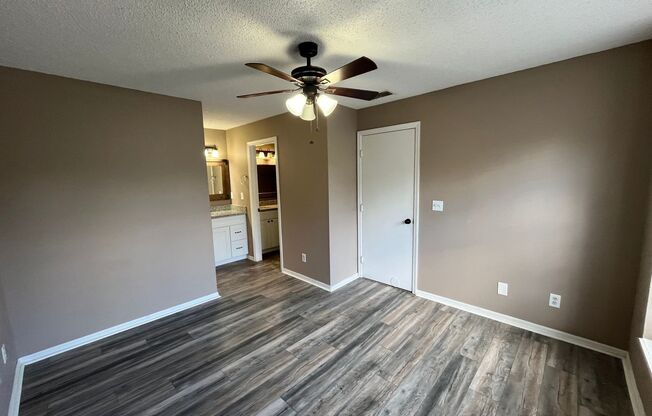 6088 WESTGATE DR