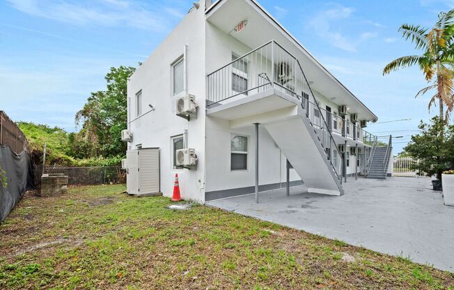 Bright & Renovated 2 Bedroom Apartment in Miami