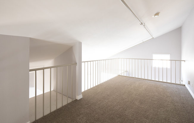 1 bed, 1 bath, 1,000 sqft, $2,450, Unit 439