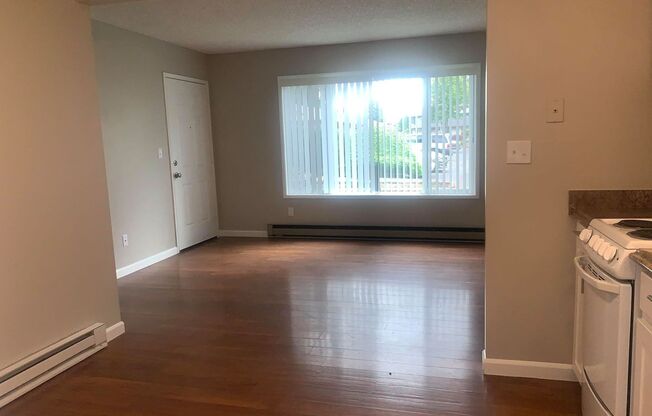 1 bed, 1 bath, 600 sqft, $1,250, Unit 32