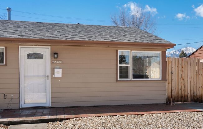 Cozy remodeled 3bdrm 1 bath home in great central location