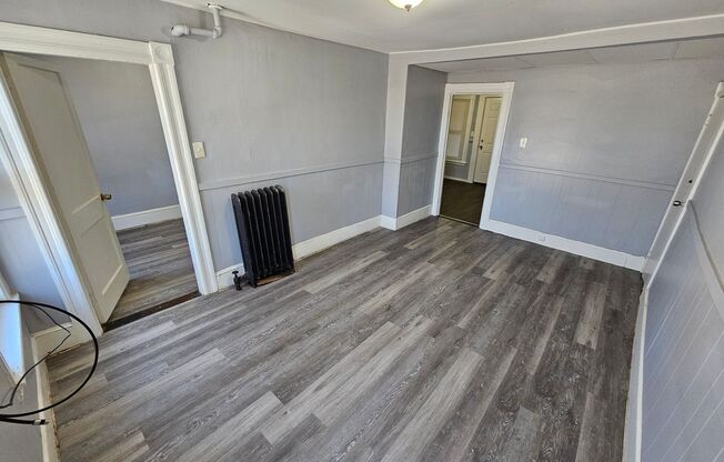 $1475/mo - 1 Bed / 1 Bath Second floor Apartment in Downtown Manchester with All Utilities Included!
