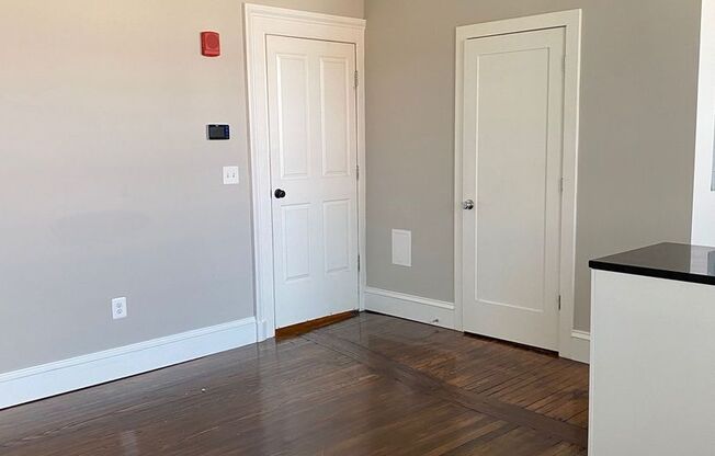 Studio, 1 bath, 11 sqft, $925, Unit 4