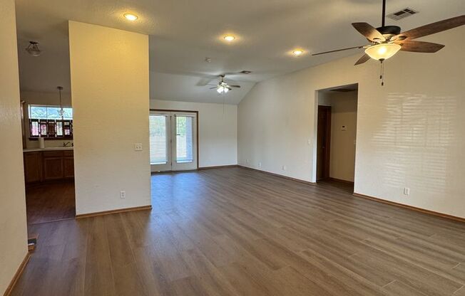 (3) Bed/(2) Bath in NE Norman w/ Safe Room!