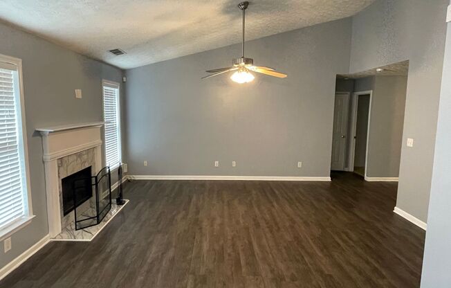 Lithonia 3 bed 2 bath Ranch in Wonderful Community!