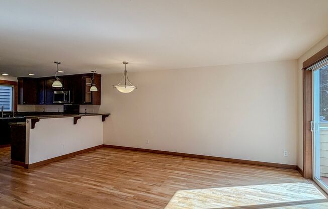 Gorgeous 3bd/2.5bth Central District Townhome, $3500/mo.