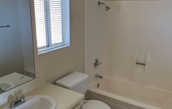 Studio, 1 bath, $1,600, Unit 214