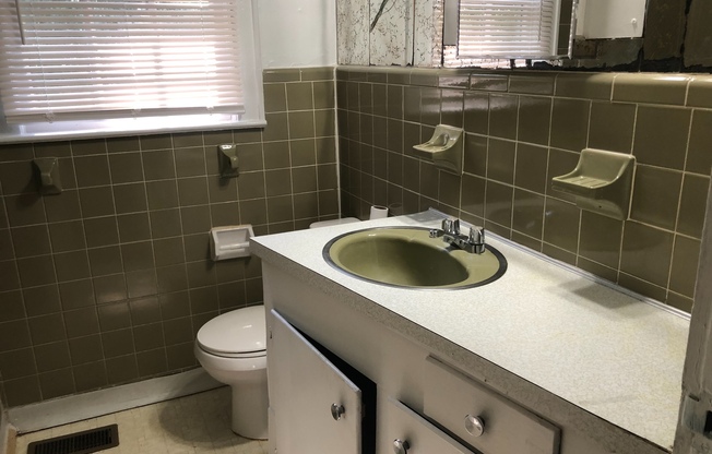 2 beds, 1 bath, $1,000