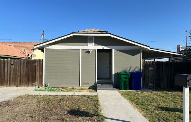 3 beds, 2 baths, $1,750