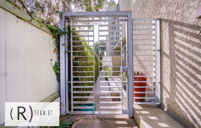 Gorgeous townhouse in a quiet 6-unit gated complex