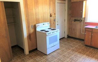 2 beds, 1 bath, $1,530, Unit 2