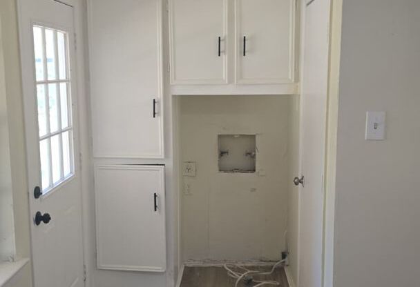 3 beds, 1.5 baths, $1,900