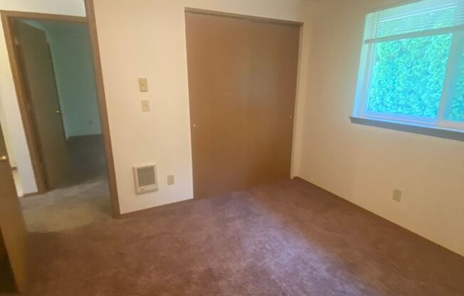 2 beds, 1 bath, 828 sqft, $1,000, Unit 3