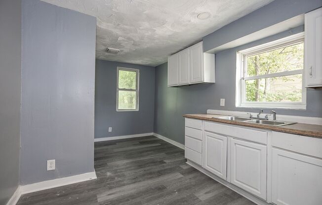 Charming 4-Bedroom Property in Prime Location