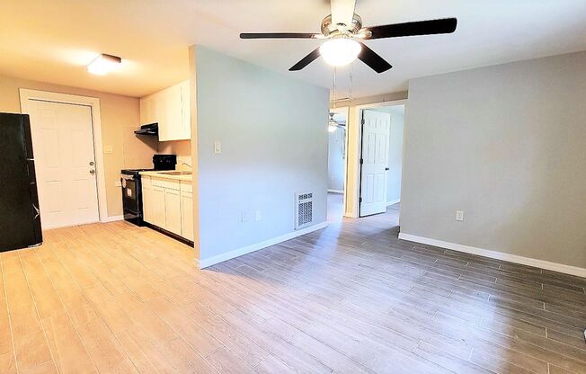 Charming 2 Bedroom, 1 Bath