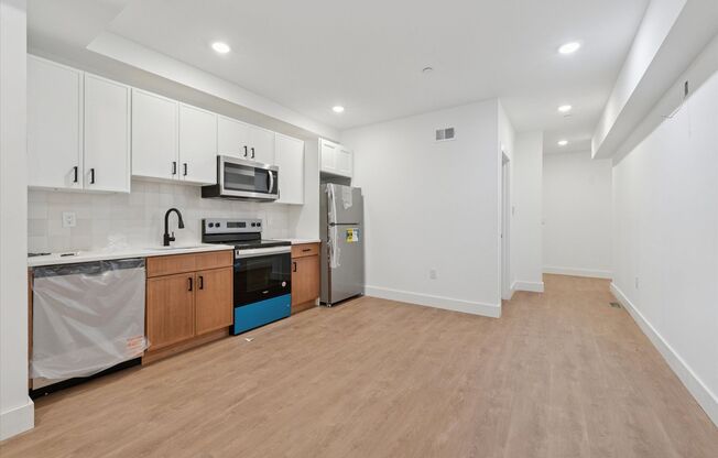 1 bed, 1.5 baths, 800 sqft, $1,313, Unit A