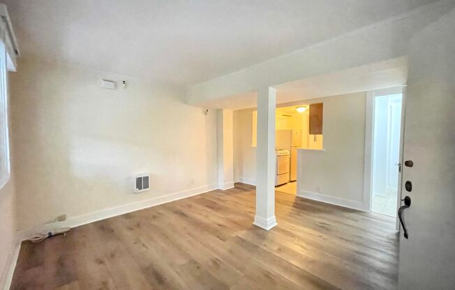 2632 Larkin Street (203r)