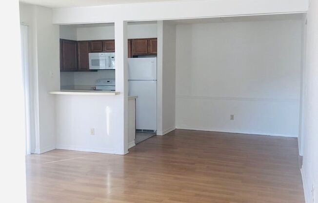 Beautiful Vintage Condo Home For Rent! 2 Bed 2 Bath ( AVAILABLE MOVE IN TODAY )