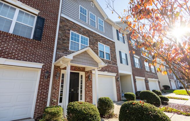 3 BR townhouse with garage