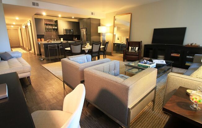 1 bed, 1 bath, 1,149 sqft, $2,600, Unit 801