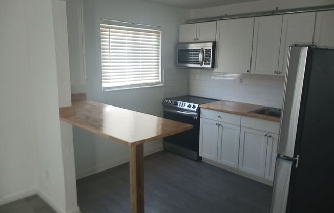 3 beds, 1 bath, 1,100 sqft, $1,295, Unit Unit A