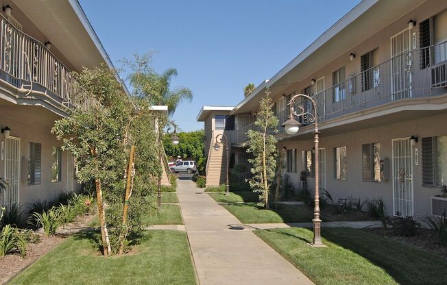 CYPRESS POINTE APARTMENTS