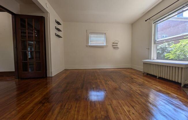 410 E 11 AVE