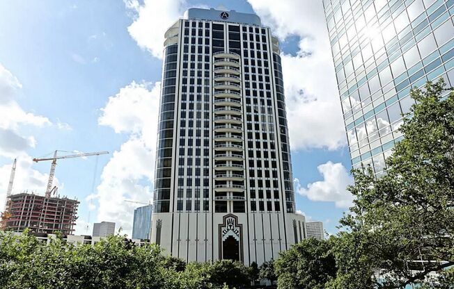1409 Post Oak Blvd Unit 1803