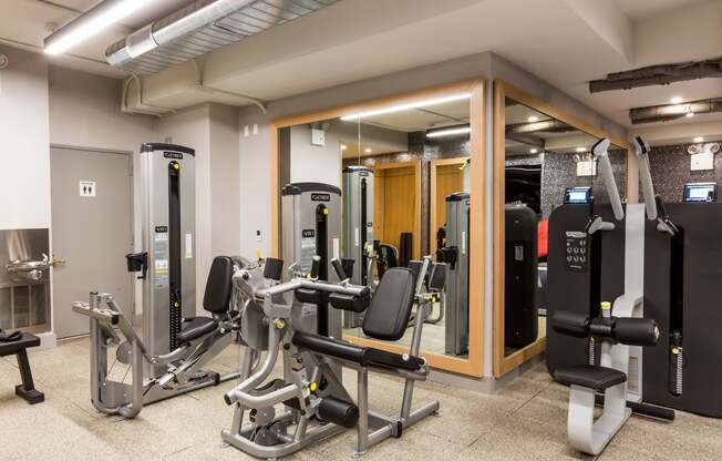 Studio, 1 bath, $3,800, Unit 22F