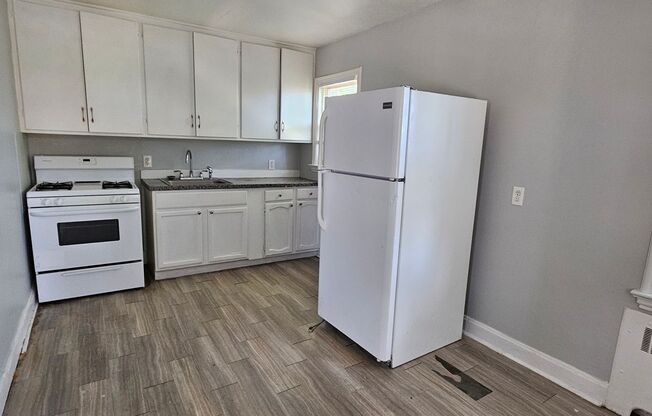 1 bed, 1 bath, $695, Unit Unit 3