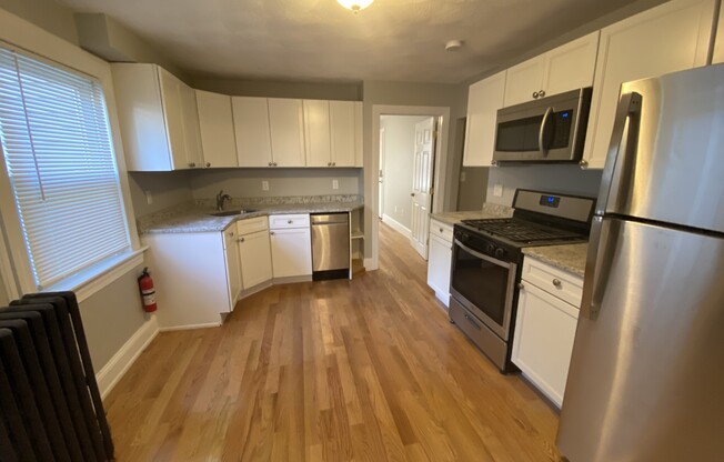 2 beds, 1 bath, $3,600, Unit A