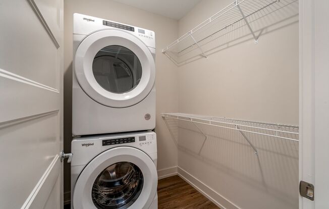 Studio, 1 bath, $1,315, Unit 1050 N 4th St. Apt. 307