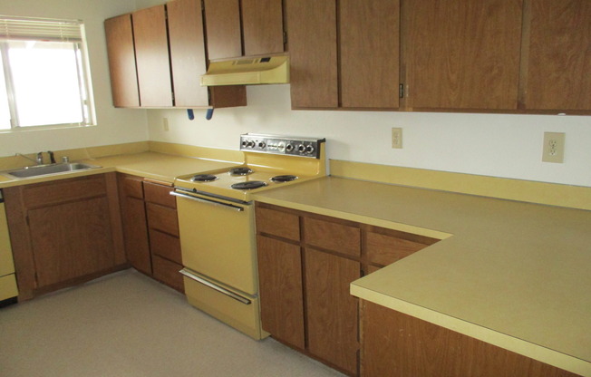 2 beds, 1 bath, 712 sqft, $995, Unit 41