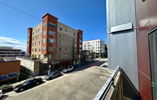 1 bed, 1 bath, 648 sqft, $1,899, Unit Unit 301