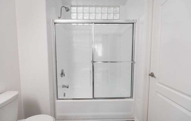 2 beds, 2 baths, 1,175 sqft, $3,098, Unit 250