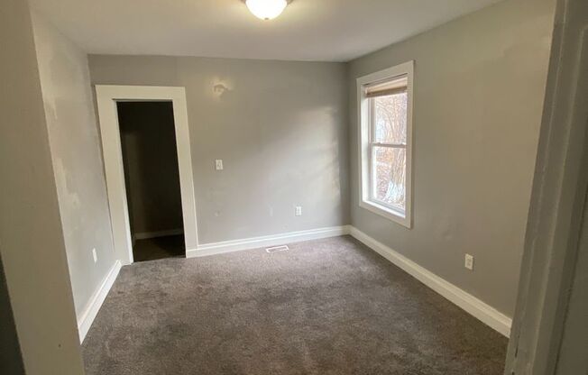 2 beds, 1 bath, 800 sqft, $800, Unit 715